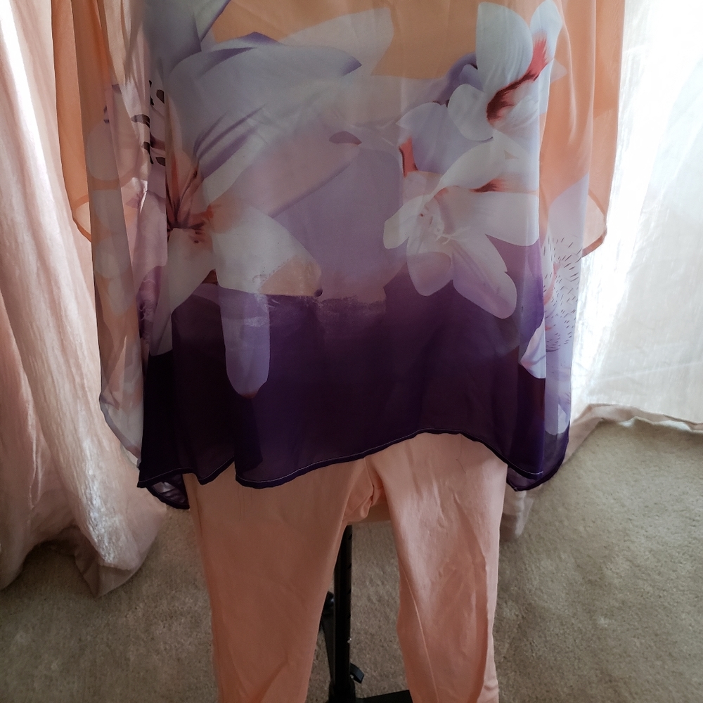 Peach colored, slim fit, ankle length leggings